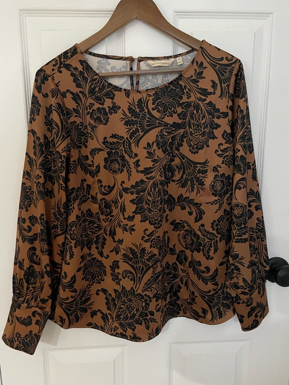 NWOT Soft Surroundings Maiya Satin Damask Top Blouse M Bronze Fabric Covered But
